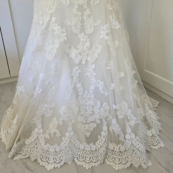 Maggie Sottero Couture "Cadence" Ivory Lace Wedding Gown - Picture 9 of 16